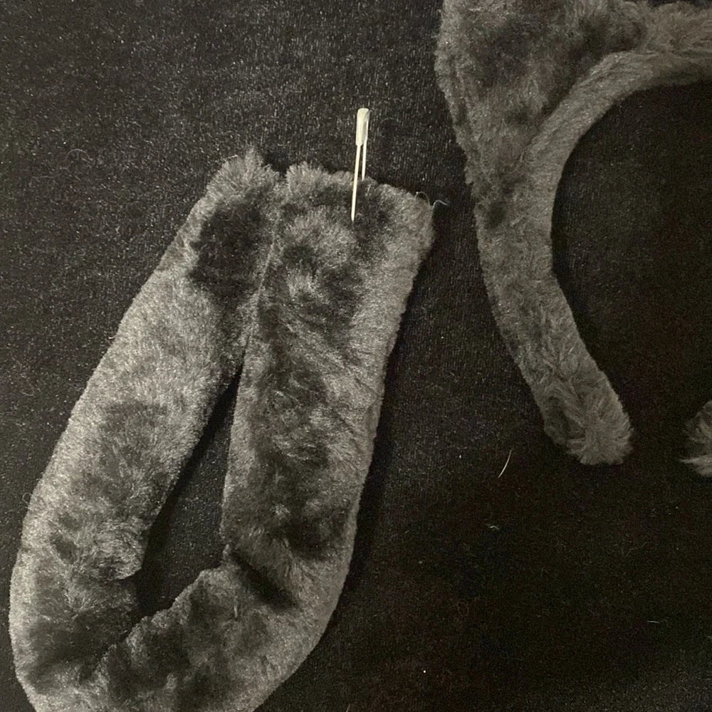 Black cat accesories - Picture 3 of 3